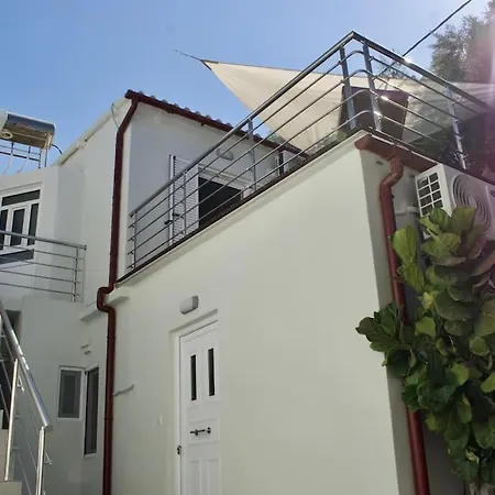 Astrinos Simple Cozy Comfortable Close To The