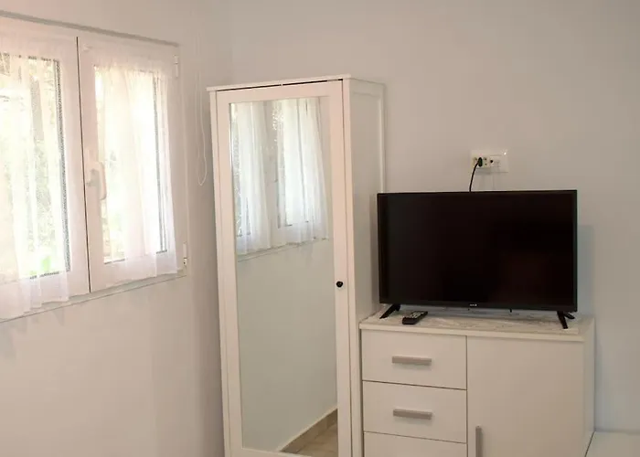 Astrinos Simple Cozy Comfortable Close To The